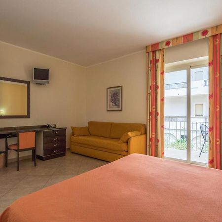 Hotel Orizzonte Letojanni Εξωτερικό φωτογραφία