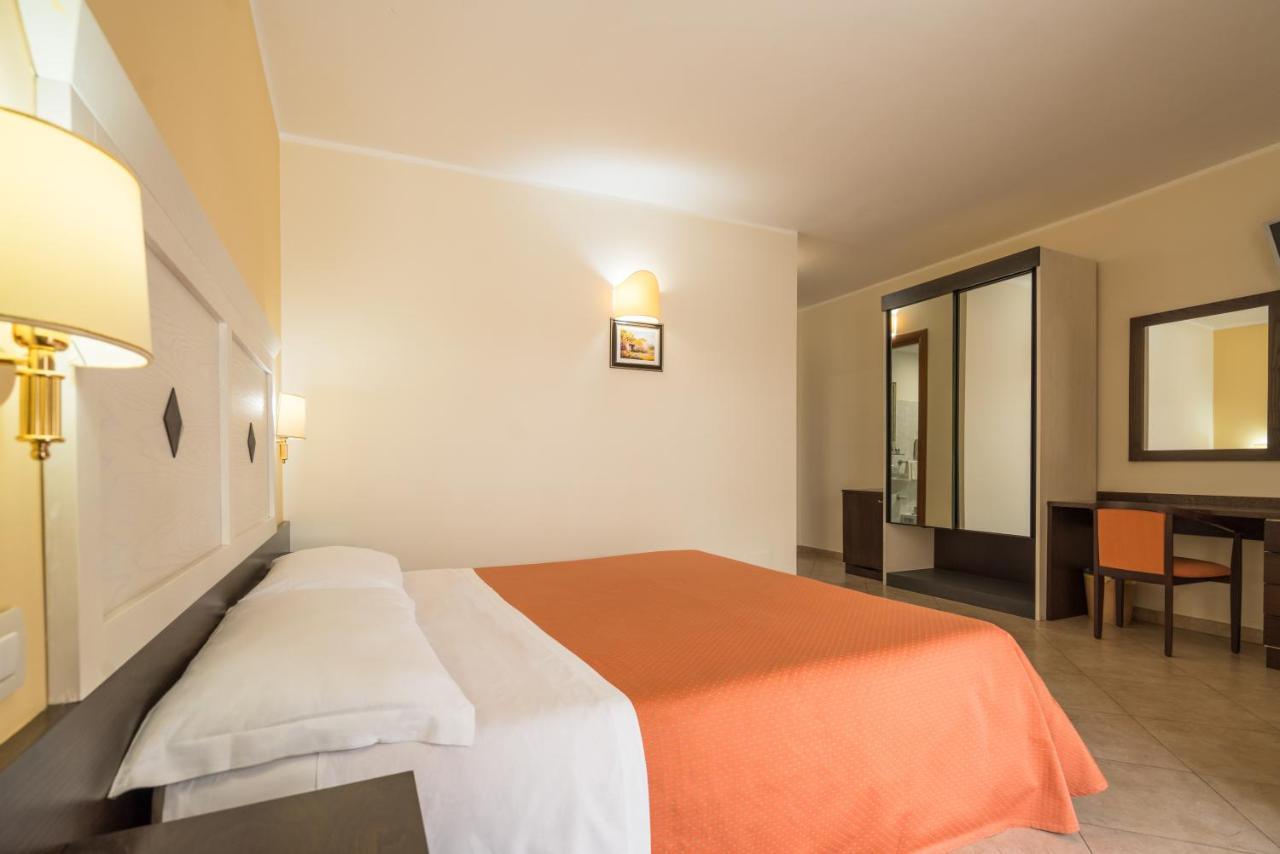Hotel Orizzonte Letojanni Εξωτερικό φωτογραφία