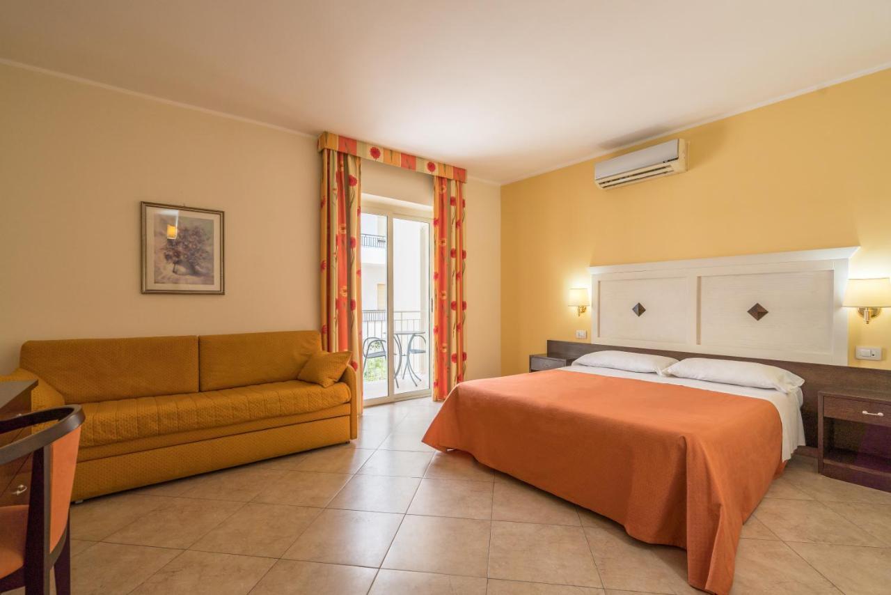 Hotel Orizzonte Letojanni Εξωτερικό φωτογραφία