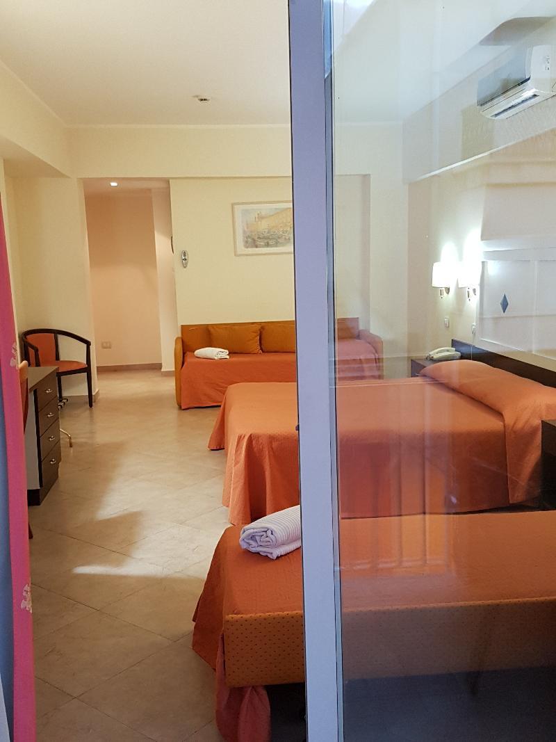 Hotel Orizzonte Letojanni Εξωτερικό φωτογραφία