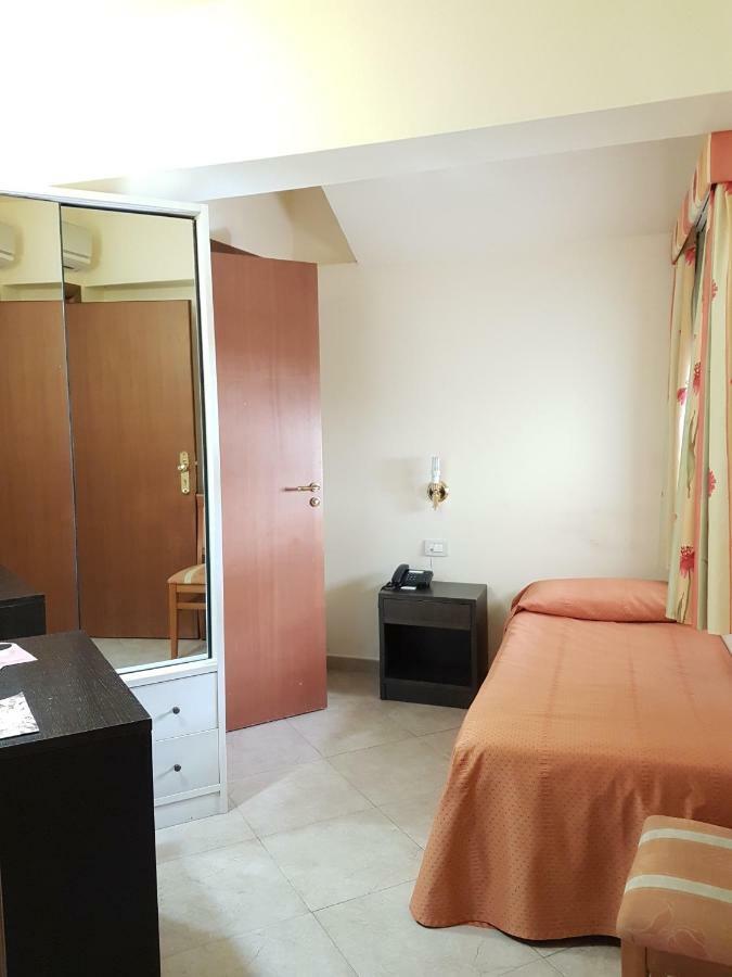 Hotel Orizzonte Letojanni Εξωτερικό φωτογραφία